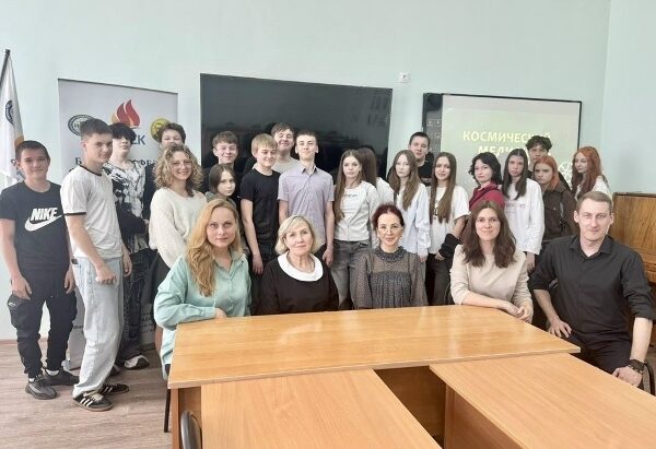 В день космонавтики.